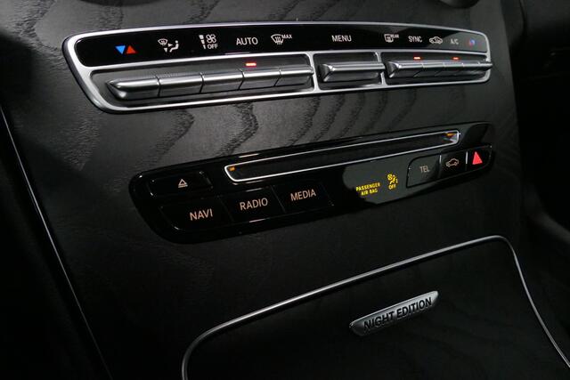 Mercedes-Benz C-KLASSE Coupé 200 AMG Line Night Edition / Panoramadak / Apple Carplay - Android Auto / Stoelverwarming / 19'' LMV / Navigatie / Cruise Control / Night Pakket / LED koplampen / Agility Control