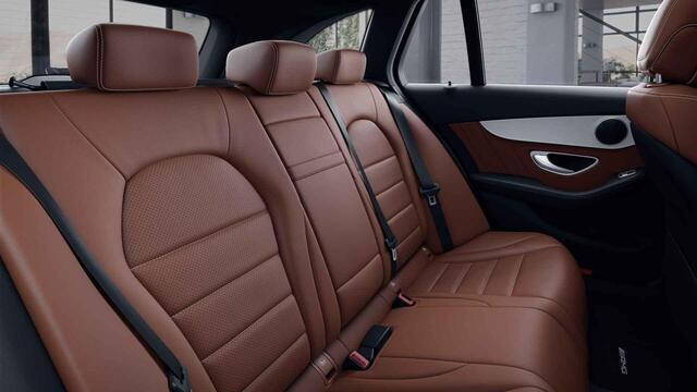 Mercedes-Benz C-KLASSE Estate 180 Business Solution AMG | Panoramadak | Night pakket | Trekhaak | Zadelbruin interieur |