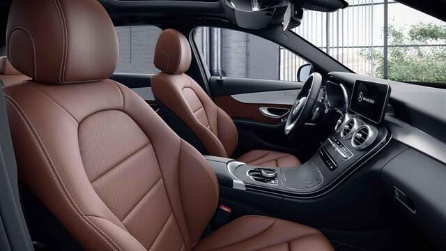 Mercedes-Benz C-KLASSE Estate 180 Business Solution AMG | Panoramadak | Night pakket | Trekhaak | Zadelbruin interieur |