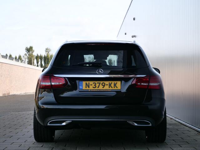 Mercedes-Benz C-KLASSE Estate 180 Business Solution Navigatie / Camera / DAB / Sfeerverlichting