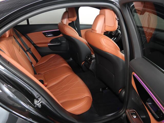 Mercedes-Benz C-KLASSE 180 AMG Line | Trekhaak | Lederen bekleding | Memory | Digital Light |