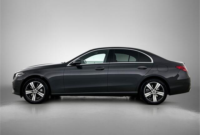Mercedes-Benz C-KLASSE 300 e Business Solution | Parkeerpakket met achteruitrijcamera | Spiegelpakket | Trekhaak | GUARD 360° Plus | Warmtewerend, donkergetint glas | 17 inch vijfspaaks lichtmetalen velgen |
