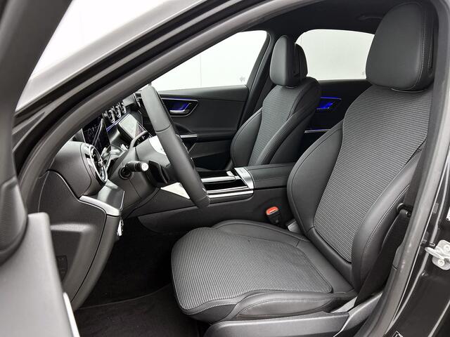 Mercedes-Benz C-KLASSE 300 e Business Solution | Parkeerpakket met achteruitrijcamera | Spiegelpakket | Trekhaak | GUARD 360° Plus | Warmtewerend, donkergetint glas | 17 inch vijfspaaks lichtmetalen velgen |
