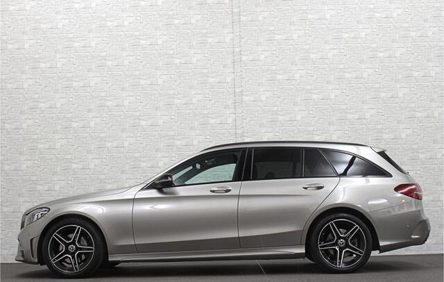 Mercedes-Benz C-KLASSE Estate 180 AMG-Line | Origineel NL | Multibeam-LED | Widescreen | Sfeerverlichting | Night-Pakket | 1800kg Trekgewicht | Stoelverwarming | Achteruitrij-Camera | Carplay | Comand Navi | Dealer Onderhouden | Draadloos Laden |
