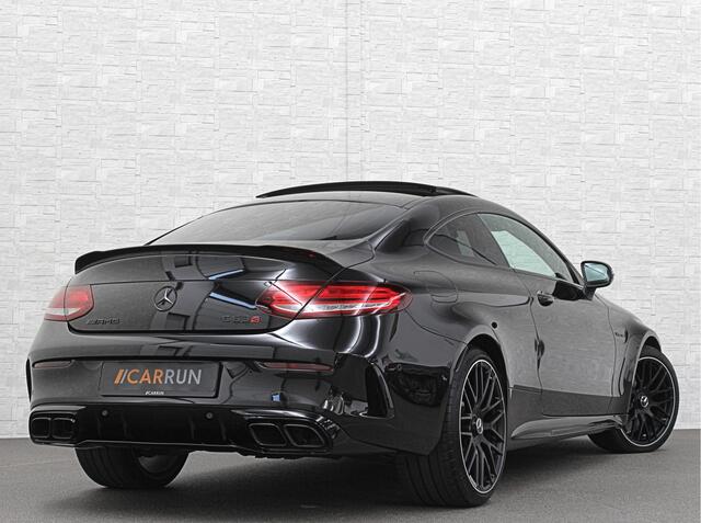 Mercedes-Benz C-KLASSE Coupé 63 S AMG | Keramisch | Schaalstoelen | Carbon | AMG Driver's Package | Aero-Pakket | Panorama | Burmester | 12 maanden Bovag Garantie | Multi-Beam LED | Memory | ACC | Rij-Assistentie Pakket | Keyless-Go | Sfeerverlichting | Carplay | Rijklaarprijs.