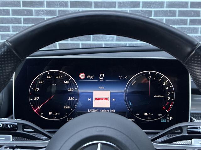 Mercedes-Benz C-KLASSE Estate 300 e AMG Line | Panoramadak | Stoelverwarming | Cruise Control Adaptief | MBUX Navigatie | Achteruitrijcamera | Parkeersensoren | LED Koplampen | Elektrische Achterklep | Plug-in Hybrid (PHEV)
