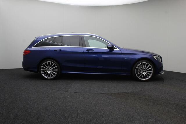 Mercedes-Benz C-KLASSE Estate 350 e Business Solution AMG 2017 | Airco | Trekhaak | Navigatie | Burmester Audio | Schuifkantel Dak | Stoelverwarming | DAB Radio | Achteruitrij Camera | Cruise Control | Boekjes