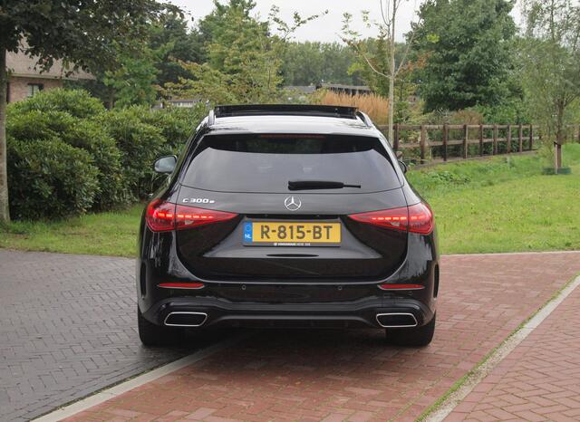 Mercedes-Benz C-KLASSE Estate 300 e AMG Line | Panoramadak | Camera | Sfeerverlichting | Burmester | NL-Auto |