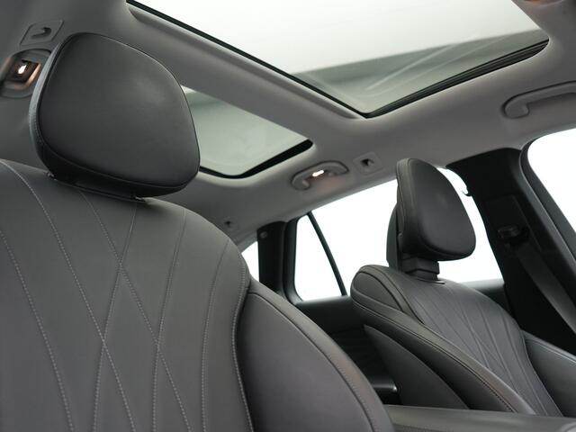 Mercedes-Benz C-KLASSE Estate 300 e Avantgarde 313pk Dealer O.H | Trekhaak Af Fabriek | Panodak | Adaptive Cruise | 360 Camera | Digital LED | Head Up | Lederen Sportstoelen Verwarmd | Keyless | Apple Carplay | Virtual | Sfeerverlichting | Navigatie | DAB