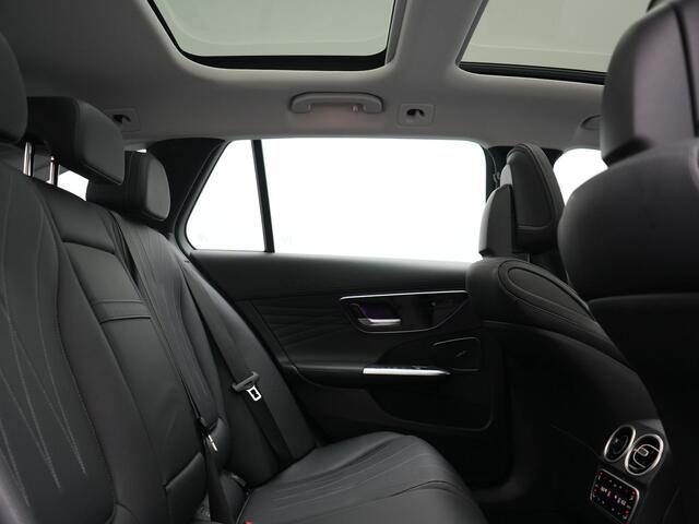Mercedes-Benz C-KLASSE Estate 300 e Avantgarde 313pk Dealer O.H | Trekhaak Af Fabriek | Panodak | Adaptive Cruise | 360 Camera | Digital LED | Head Up | Lederen Sportstoelen Verwarmd | Keyless | Apple Carplay | Virtual | Sfeerverlichting | Navigatie | DAB