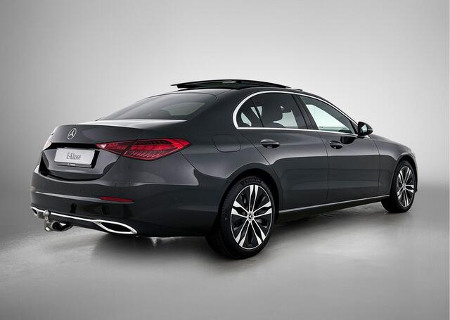 Mercedes-Benz C-KLASSE 300 e Business Solution Luxury | Winterpakket | Trekhaak | Panoramaschuifdak | Warmtewerend, donkergetint glas | GUARD 360° Plus | Sierdelen diamantpatroon zilvergrijs | 18 inch vijf-dubbelspaaks lichtmetalen velgen |