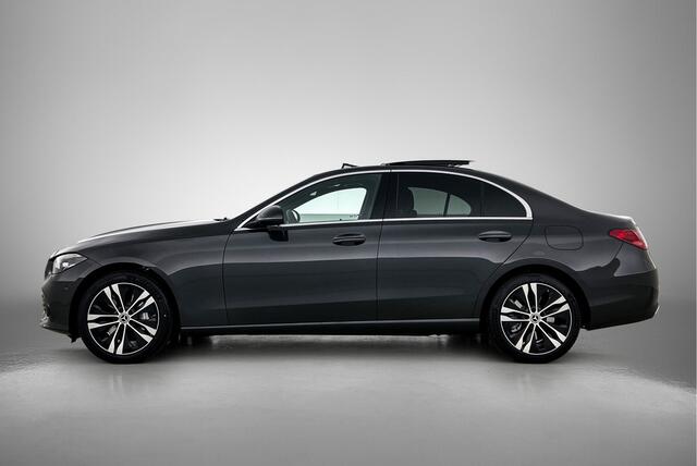 Mercedes-Benz C-KLASSE 300 e Business Solution Luxury | Winterpakket | Trekhaak | Panoramaschuifdak | Warmtewerend, donkergetint glas | GUARD 360° Plus | Sierdelen diamantpatroon zilvergrijs | 18 inch vijf-dubbelspaaks lichtmetalen velgen |