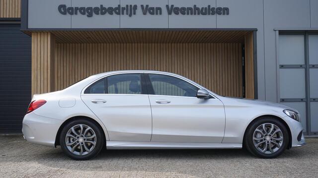 Mercedes-Benz C-KLASSE 180 156pk Business Solution AMG-Styling Vol-Leder LED App-Connect 17inch LM Trekhaak A-Camera *NL Auto*