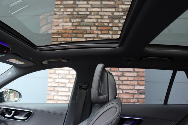 Mercedes-Benz C-KLASSE Estate 300 e AMG Line | Panoramadak | Burmester | Distronic | Memory | Leder | Trekhaak | Digital Light | HUD | Surround Camera |