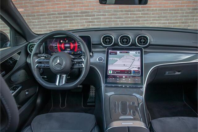 Mercedes-Benz C-KLASSE 200 Launch Edition AMG Line, Origineel NL, Panoramadak, Trekhaak, Stoelverwarming, Carplay, Sfeerverlichting, Camera.