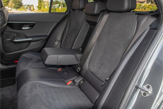 Mercedes-Benz C-KLASSE 200 Launch Edition AMG Line, Origineel NL, Panoramadak, Trekhaak, Stoelverwarming, Carplay, Sfeerverlichting, Camera.