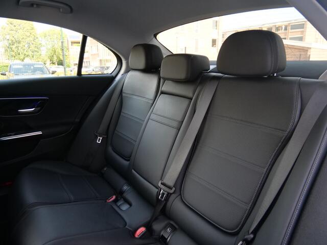 Mercedes-Benz C-KLASSE 180 Luxury Line 170 Pk Automaat Navi / DAB / Apple Carplay / Camera / Leer