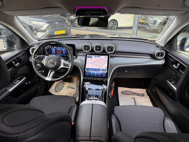 Mercedes-Benz C-KLASSE 300 e Luxury Line WEG KLAPBARE TREKHAAK | SFEER VERLICHTING | 360 GRADEN CAMERA | ELEKTRISCH VERSTELBARE STOELEN | STOELVERWARMING | STUURVERWARMING | STOELKOELING | PANORAMADAK | NAVIGATIE | LED | DODEHOEK DETECTIE | APPLE CARPLAY / ANDROID AUTO | ADAPTIEVE CRUISECONTROL |