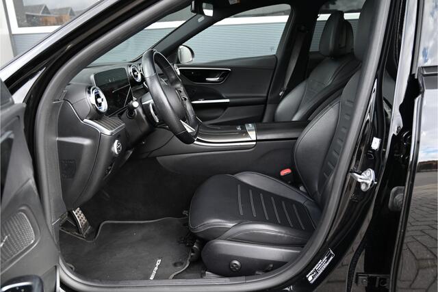 Mercedes-Benz C-KLASSE 300e AMG / SCHUIFDAK / C63 / LEDER / CAMERA / SFEERVERLICHTING / LED / 19"