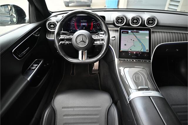 Mercedes-Benz C-KLASSE 300e AMG / SCHUIFDAK / C63 / LEDER / CAMERA / SFEERVERLICHTING / LED / 19"