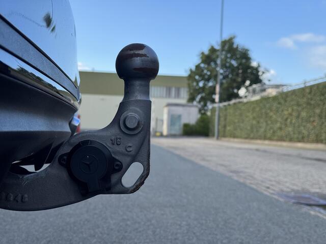Mercedes-Benz C-KLASSE 180 AMG Line PANO TREKHAAK