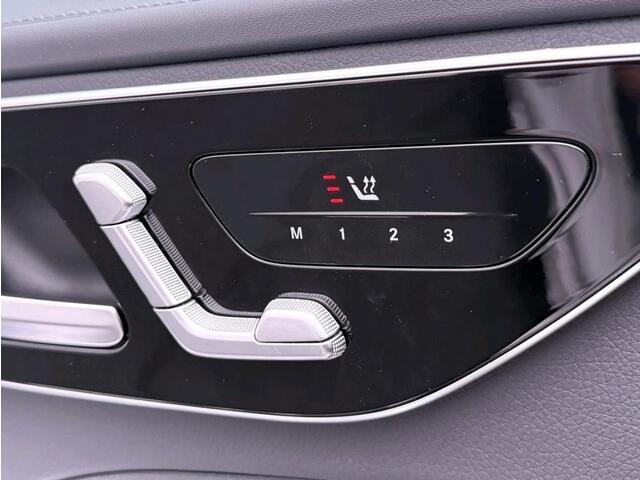 Mercedes-Benz C-KLASSE 300 e Business Solution AMG AMG Line | Night Pakket | Panorama Schuif-Kanteldak | Parkeerpakket met 360°-camera | Alarm | Sfeerverlichting | Digital Licht. Inclusief 24 maanden Mercedes-Benz Certified garantie voor Europa.