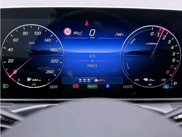 Mercedes-Benz C-KLASSE Estate 300 e Business Solution AMG Trekhaak |AMG Line | Night Pakket | Panorama Schuif-Kanteldak | Parkeerpakket met 360°-camera | Alarm Klasse 3. Inclusief 24 maanden Mercedes-Benz Certified garantie voor Europa.