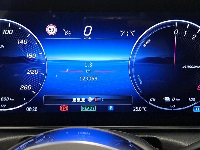 Mercedes-Benz C-KLASSE Estate 300 e Plug-In Hybride Trekhaak | Panorama Schuif-Kanteldak | Memory Stoelen | Ledkoplampen | Dodehoekassistent. Inclusief 24 maanden MB Certified garantie voor Europa.