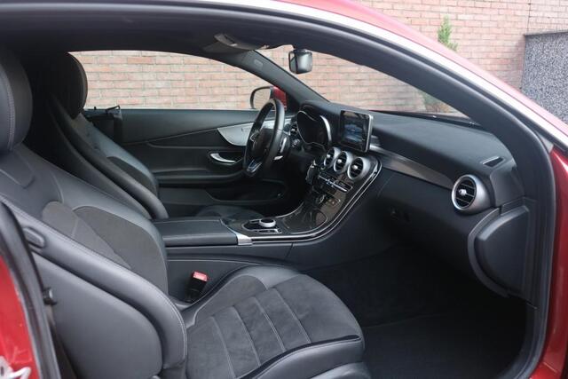 Mercedes-Benz C-KLASSE 180 156pk Aut. Coupe AMG Line - Panoramadak - 360° camera - Burmester audio - Navigatiesysteem - LED koplampen- 19" inch