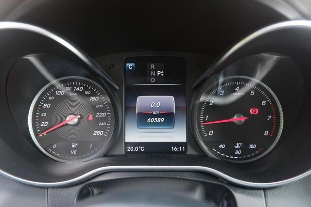 Mercedes-Benz C-KLASSE 180 156pk Aut. Coupe AMG Line - Panoramadak - 360° camera - Burmester audio - Navigatiesysteem - LED koplampen- 19" inch
