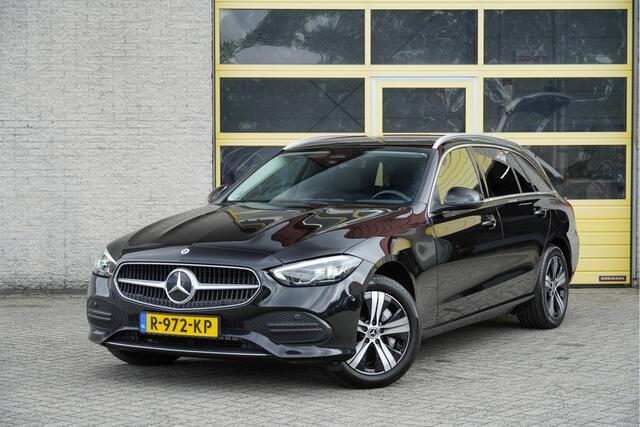 Mercedes-Benz C-KLASSE Estate 300 e 204PK! Automaat Luxury Line Limited BJ2022 Lmv 17" | Led V+A | Pdc | Elek. achterklep | Achteruitrijcamera | App-Connect | Navi | Virtual cockpit | Sfeerverlichting | Cruise control | Verwarmde voorstoelen | Nw-model! | SoH 94.6% + 2 laadkabels!