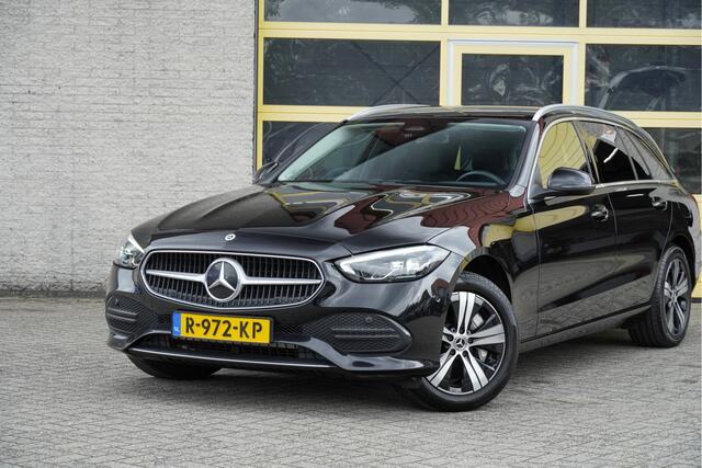 Mercedes-Benz C-KLASSE Estate 300 e 204PK! Automaat Luxury Line Limited BJ2022 Lmv 17" | Led V+A | Pdc | Elek. achterklep | Achteruitrijcamera | App-Connect | Navi | Virtual cockpit | Sfeerverlichting | Cruise control | Verwarmde voorstoelen | Nw-model! | SoH 94.6% + 2 laadkabels!