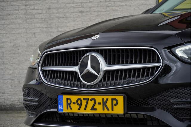Mercedes-Benz C-KLASSE Estate 300 e 204PK! Automaat Luxury Line Limited BJ2022 Lmv 17" | Led V+A | Pdc | Elek. achterklep | Achteruitrijcamera | App-Connect | Navi | Virtual cockpit | Sfeerverlichting | Cruise control | Verwarmde voorstoelen | Nw-model! | SoH 94.6% + 2 laadkabels!