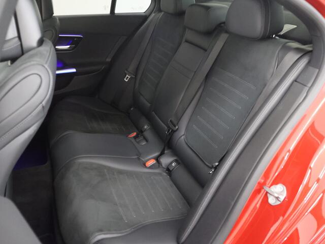 Mercedes-Benz C-KLASSE 300 e AMG Line Limited | Trekhaak | Panoramadak | Rijassistentiepakket Plus | 360 graden camera | Stoelverwarming |