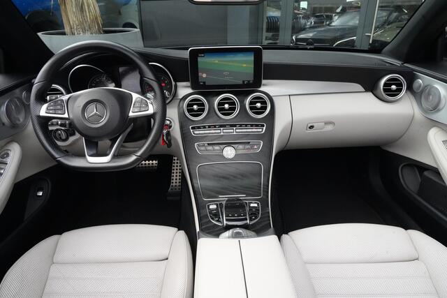 Mercedes-Benz C-KLASSE Cabrio 400 4MATIC AMG Prestige | 334PK | Burmester | Airscarf | 360° | Een bijzonder fraaie Mercedes-Benz C 400 4MATIC Cabriolet met de krachtige 3.0 liter V6-benzinemotor, goed voor maar liefst 334 PK en 480 Nm koppel. Dankzij de 4MATIC vierwielaandrijving en d