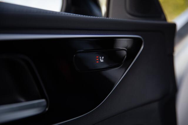 Mercedes-Benz C-KLASSE 180 AMG Line , Sfeerverlichting, Burmester, Carbon, Cruise control,