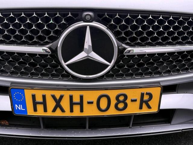 Mercedes-Benz C-KLASSE Estate 300 e Business Solution AMG AMG Line | Night Pakket | Panorama Schuif-Kanteldak | Distronic | Parkeerpakket met 360°-camera | Sfeerverlichting. Inclusief 24 maanden Mercedes-Benz Certified garantie voor Europa.