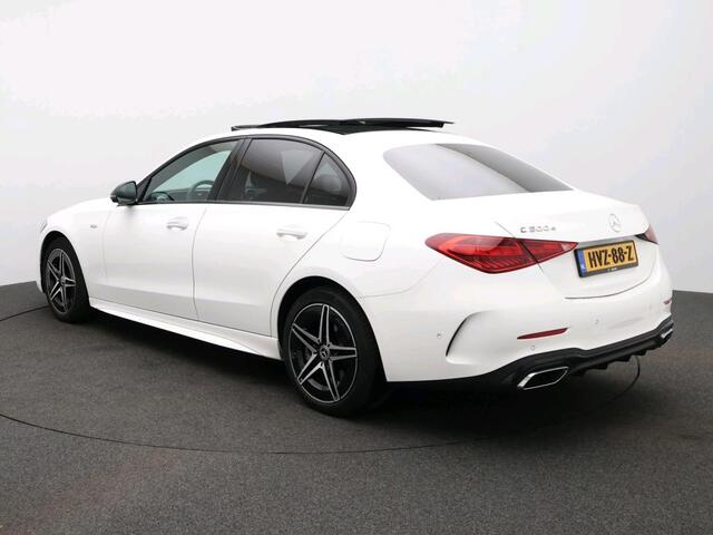 Mercedes-Benz C-KLASSE 300 e Business Solution AMG Premium Plus | AMG Line | Night Pakket | Alarm | Panorama Schuif-Kanteldak | Digital Light | Distronic. Inclusief 24 maanden Mercedes-Benz Certified garantie voor Europa.