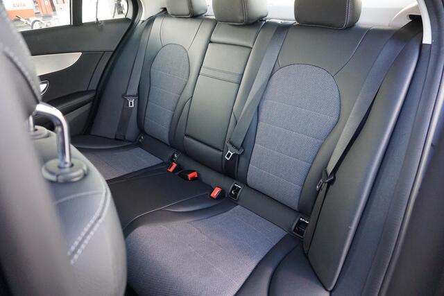 Mercedes-Benz C-KLASSE 180 Business Solution
