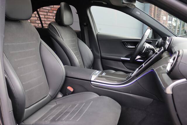 Mercedes-Benz C-KLASSE 200 AMG Line | Panoramadak | Distronic+ | Camera | Sfeerverlichting Premium | Zitcomfortpakket | Stoelverwarminig | Geluidsisolerend Glas |
