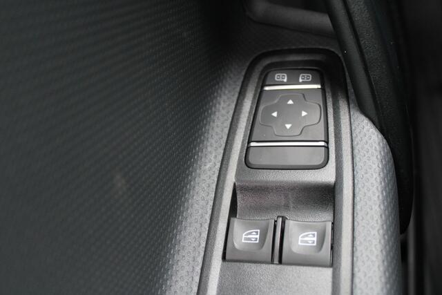 Mercedes-Benz CITAN 110 CDI L1 Pro MBUX Apple CarPlay Android Auto, Bumpers in kleur, Etc.