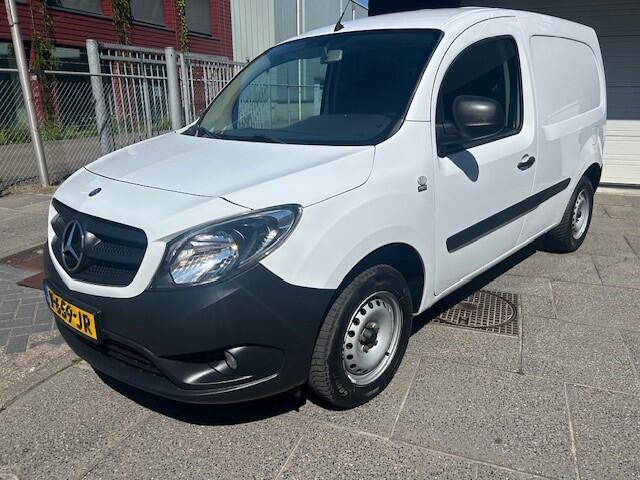 Mercedes-Benz CITAN 109 CDI BlueEFFICIENCY Business Ambition AIRCO I NAVI I MISTLAMPEN I ELEKTRISCHE RAMEN & SPIEGELS I 1e EIGENAAR I COMPLETE ONDERHOUDSHISTORIE
