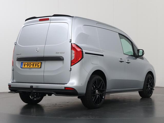 Mercedes-Benz CITAN 112 CDI L1 AMG Edition | Designo Nappa Leder | Stoelverwarming | High Performance LED | Trekhaak | Automaat | Lederen Stuurwiel | Achteruitrijcamera | Airconditioning | Cruise Control | Maxton Styling | Bumpers in kleur | BPM vrij !! |