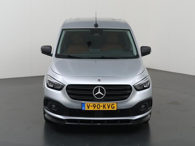 Mercedes-Benz CITAN 112 CDI L1 AMG Edition | Designo Nappa Leder | Stoelverwarming | High Performance LED | Trekhaak | Automaat | Lederen Stuurwiel | Achteruitrijcamera | Airconditioning | Cruise Control | Maxton Styling | Bumpers in kleur | BPM vrij !! |