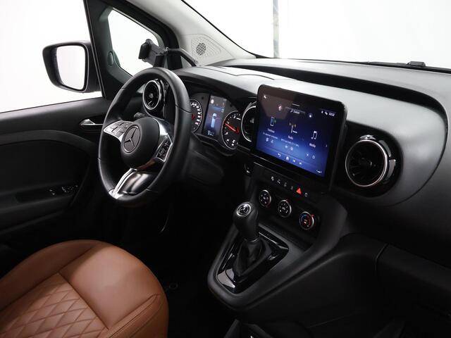 Mercedes-Benz CITAN 112 CDI L1 AMG Edition | Designo Nappa Leder | Stoelverwarming | High Performance LED | Trekhaak | Automaat | Lederen Stuurwiel | Achteruitrijcamera | Airconditioning | Cruise Control | Maxton Styling | Bumpers in kleur | BPM vrij !! |