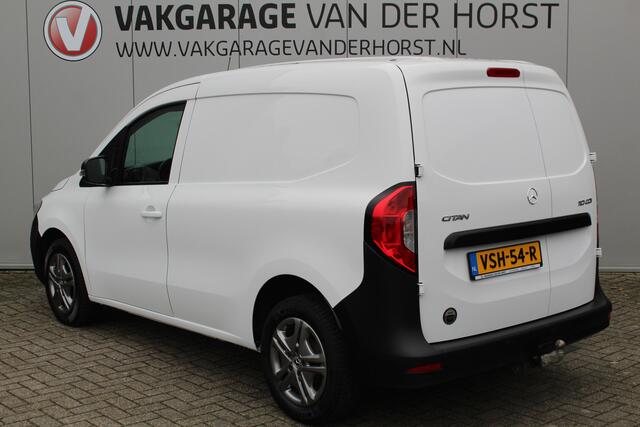 Mercedes-Benz CITAN 110-96pk CDI L1. Euro 6 AQ. Erg nette en handige bedrijfswagen voor nog jaren rijplezier ! Airco, navigatie, telefoonvoorb., cruise control, trekhaak, armsteun, Michelin All Season banden rondom etc.