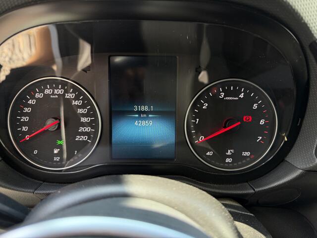 Mercedes-Benz CITAN 110 L1 Pro Benzine MBUX - Trekhaak - Airco -Stoelverwarming - Cruise - Carplay - DAB