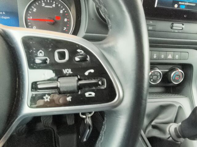 Mercedes-Benz CITAN 110 L1 Pro 3 zits, apple/android BENZINE !!!! Rijklaar + 6 maanden Bovag-garantie Henk Jongen Auto's in Helmond, al 50 jaar service zoals 't hoort!