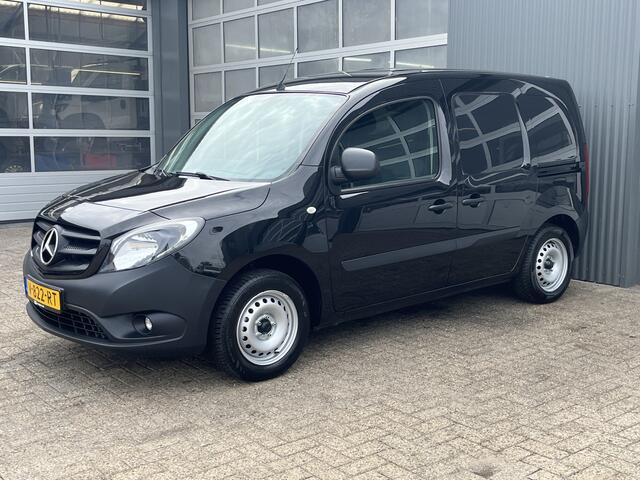 Mercedes-Benz CITAN 111 CDI BlueEFFICIENCY Btw en Bpm vrij!! Airco Cruise controle Trekhaak 1050kg trekgewicht Parkeer sensoren achter Navigatiesysteem Telefoonverbinding Euro 6