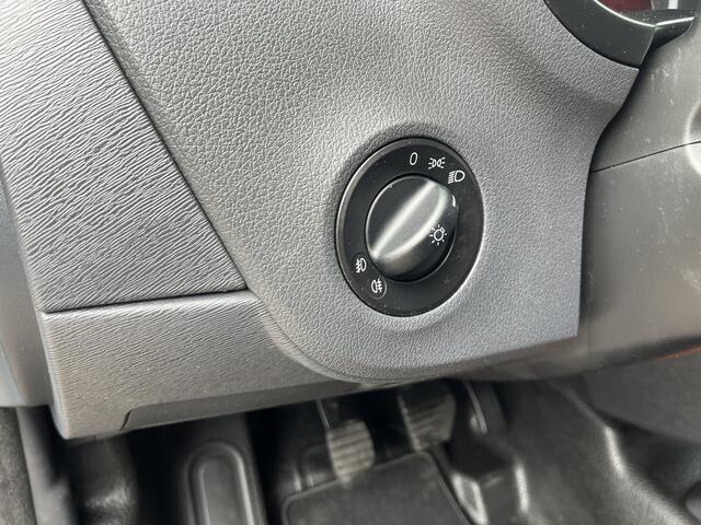 Mercedes-Benz CITAN 111 CDI BlueEFFICIENCY Btw en Bpm vrij!! Airco Cruise controle Trekhaak 1050kg trekgewicht Parkeer sensoren achter Navigatiesysteem Telefoonverbinding Euro 6